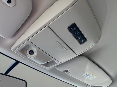 2013 Volkswagen Routan SE w/RSE & Navigation