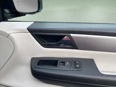 2013 Volkswagen Routan SE w/RSE & Navigation