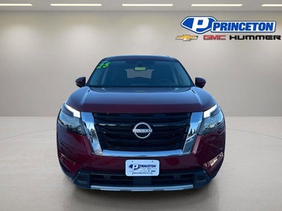 2025 Nissan Pathfinder SL