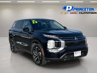2023 Mitsubishi Outlander SE