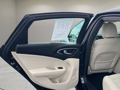 2016 Chrysler 200 Limited