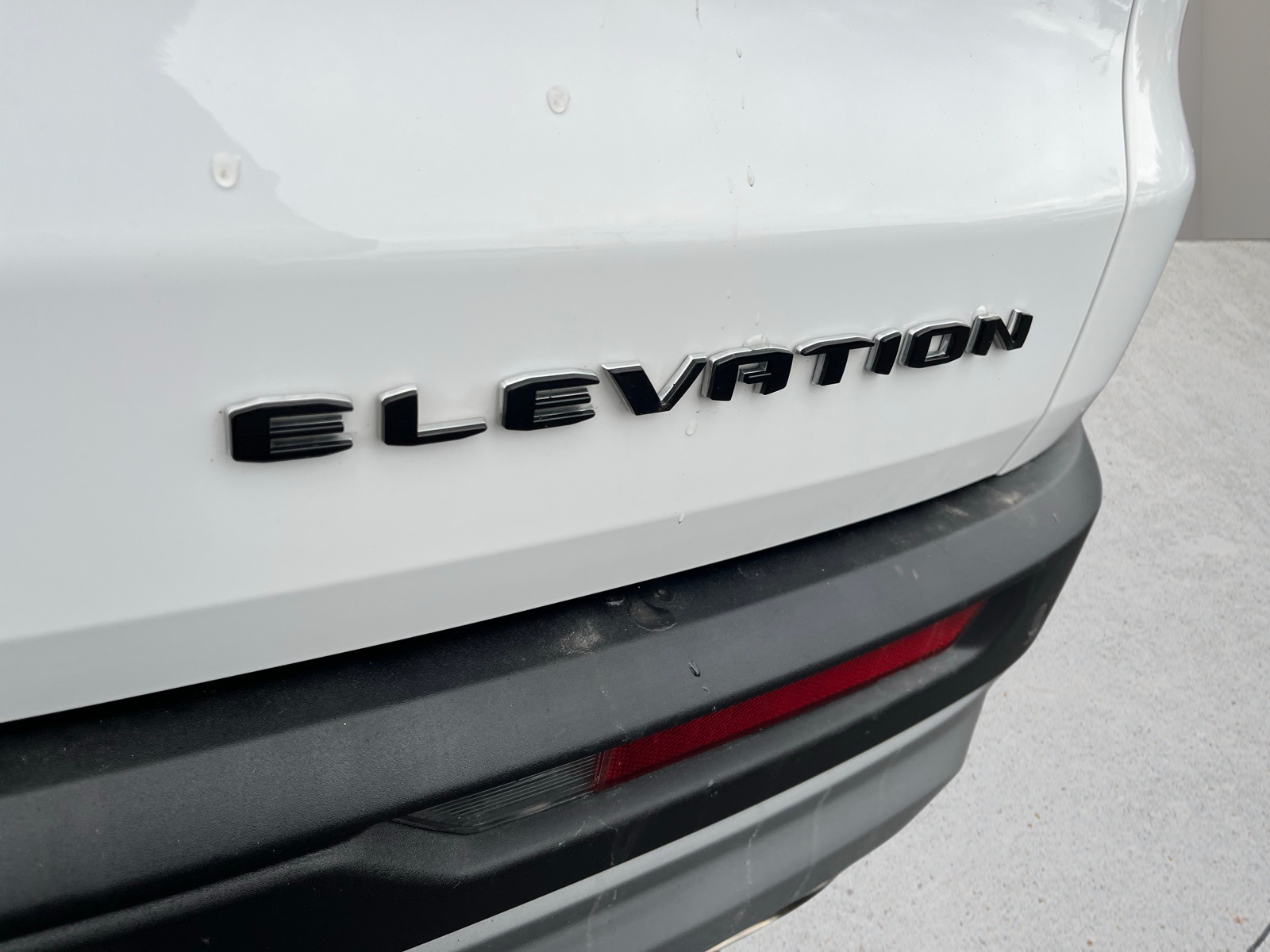 2024 GMC Acadia Elevation