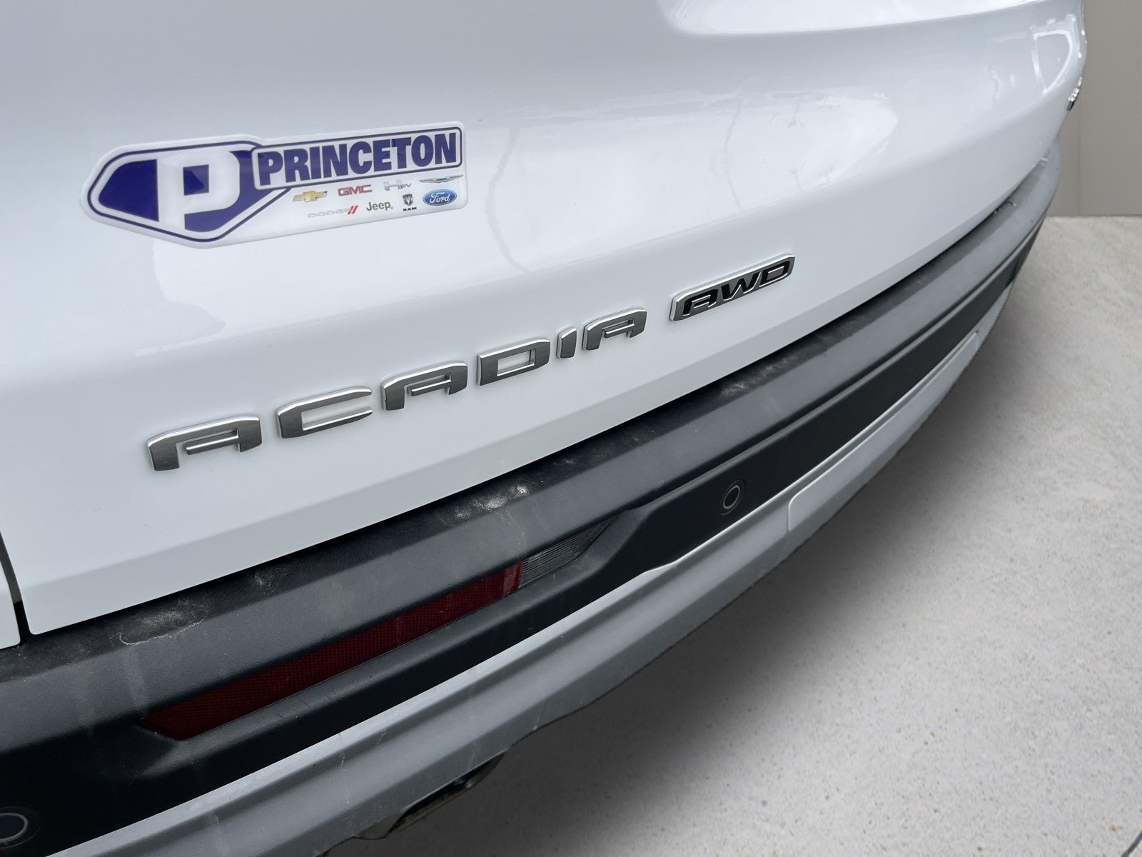 2024 GMC Acadia Elevation