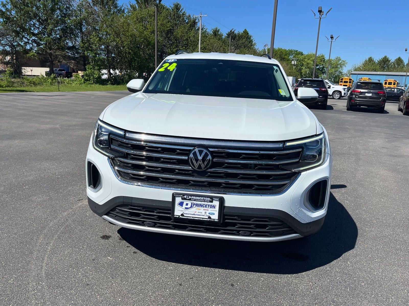 2024 Volkswagen Atlas 2.0T SE w/Technology