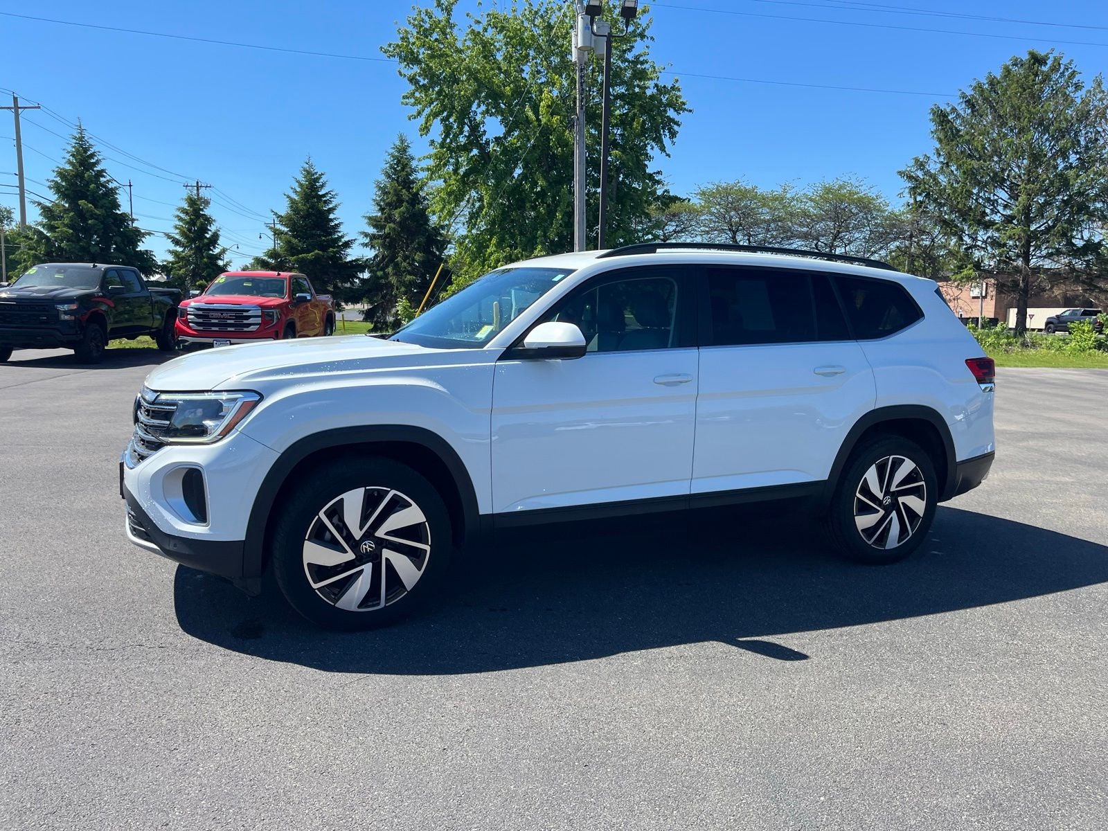 2024 Volkswagen Atlas 2.0T SE w/Technology