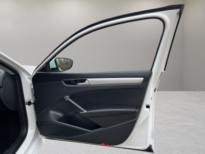 2018 Volkswagen Passat Base