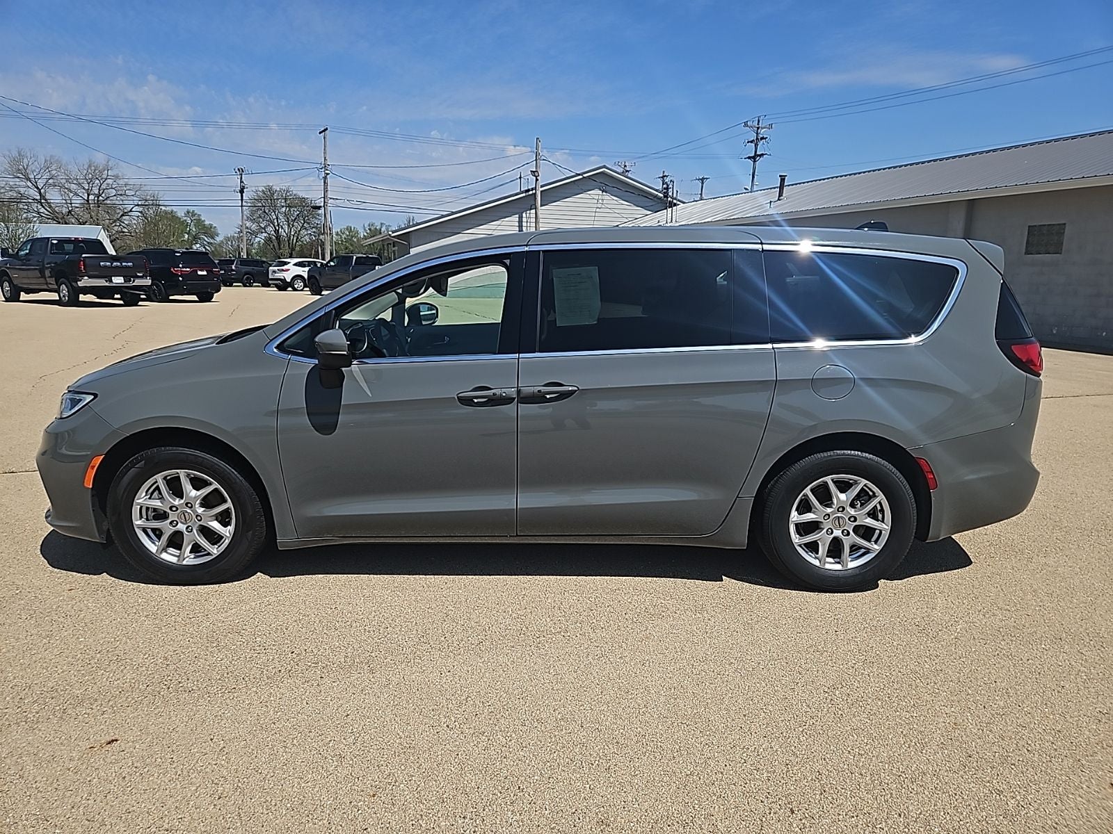 2023 Chrysler Pacifica Touring L