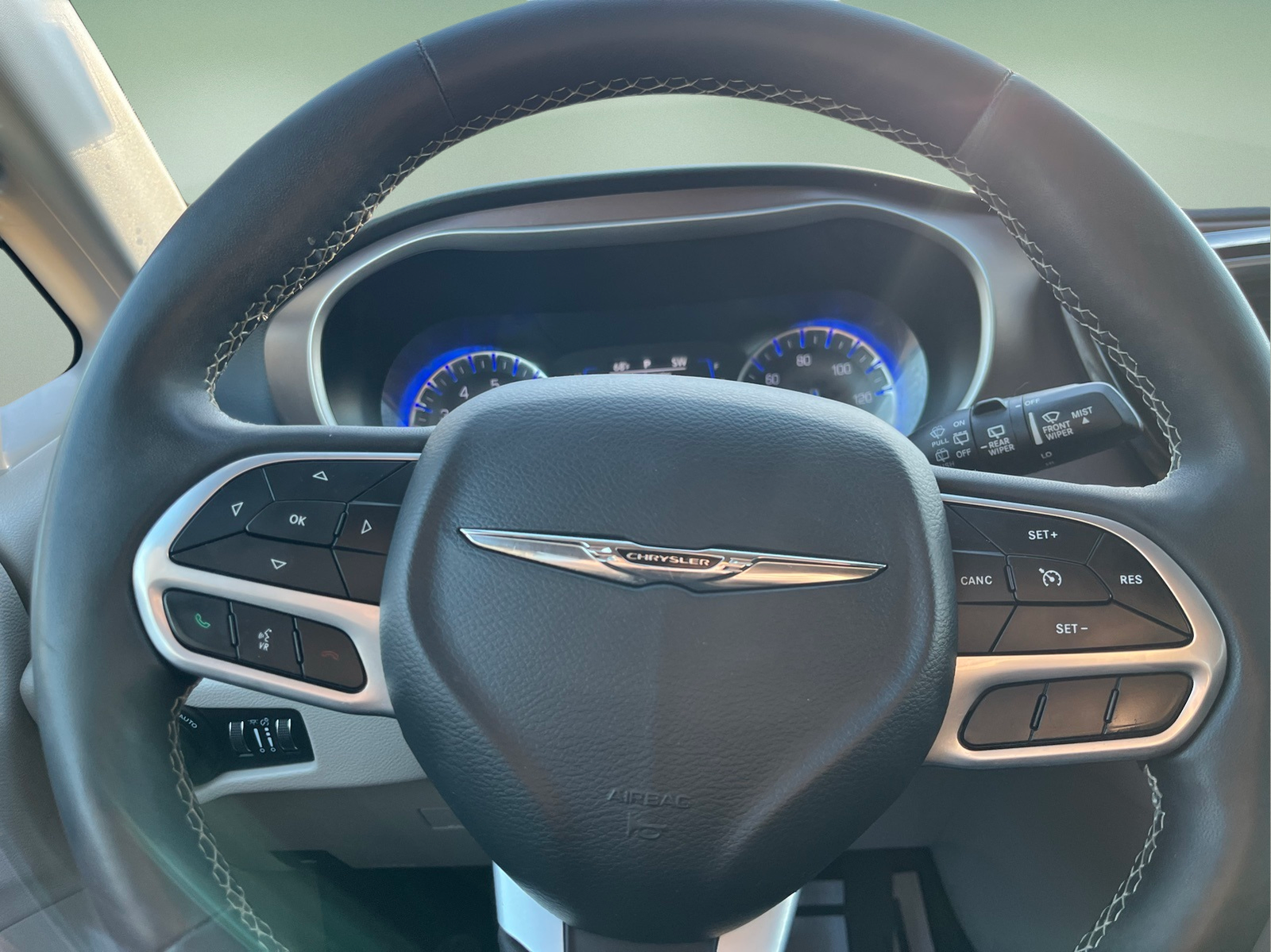 2023 Chrysler Voyager LX