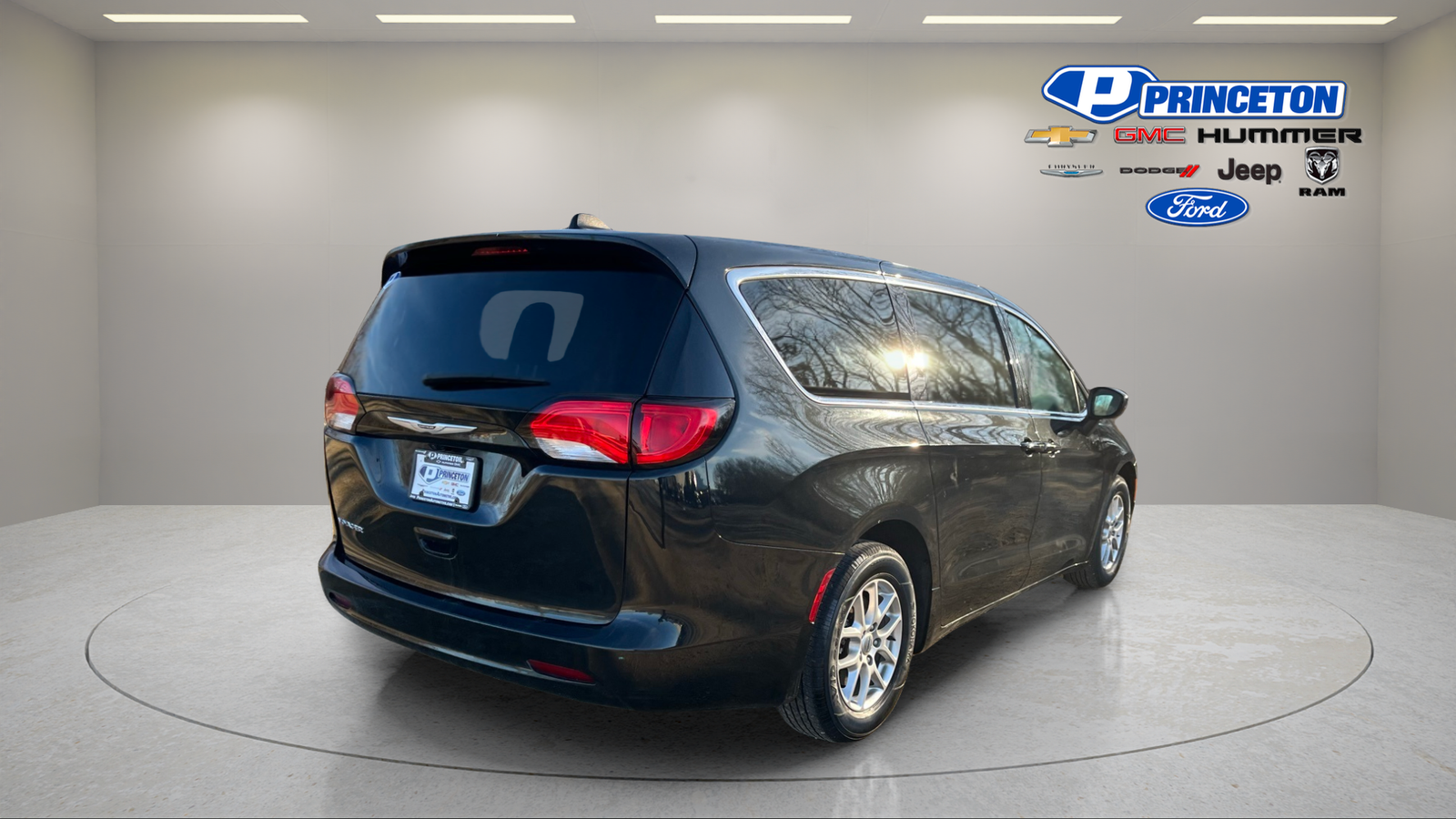 2023 Chrysler Voyager LX