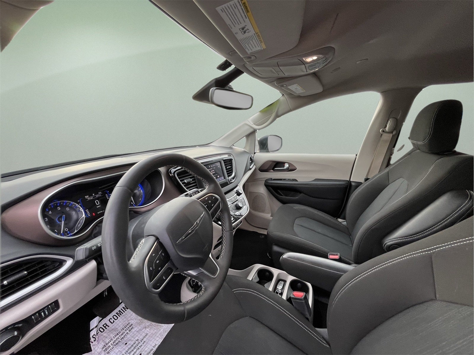 2023 Chrysler Voyager LX