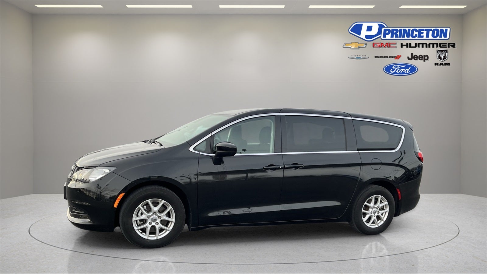 2023 Chrysler Voyager LX