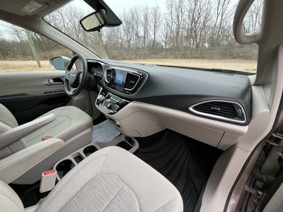 2018 Chrysler Pacifica Hybrid Touring Plus