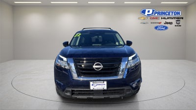 2022 Nissan Pathfinder SV