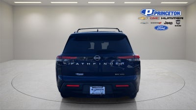 2022 Nissan Pathfinder SV
