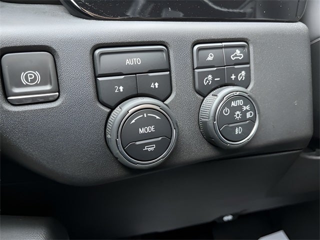 2022 Chevrolet Silverado 1500 4WD Crew Cab Short Bed LTZ