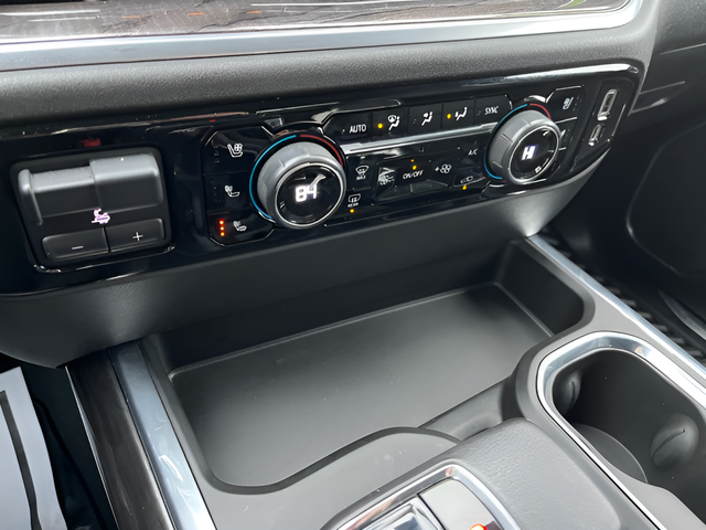 2022 Chevrolet Silverado 1500 4WD Crew Cab Short Bed LTZ