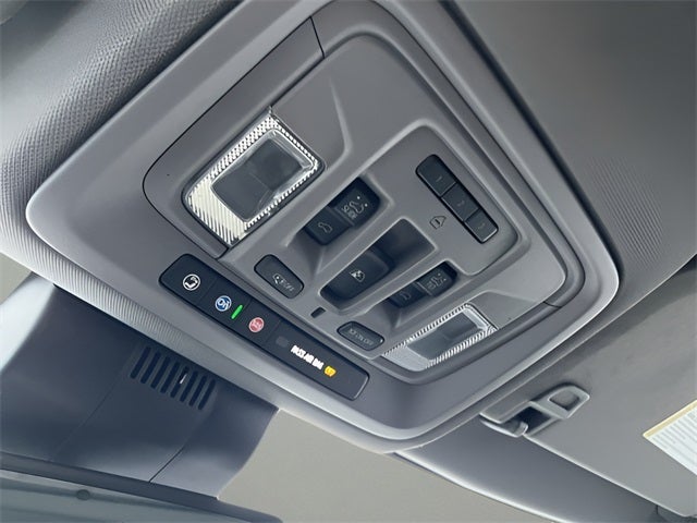 2022 Chevrolet Silverado 1500 4WD Crew Cab Short Bed LTZ