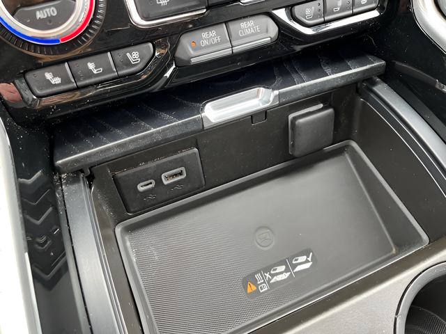 2022 GMC Yukon 4WD Denali