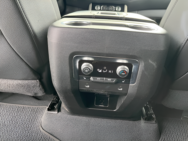 2022 GMC Yukon 4WD Denali