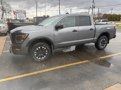 2021 Nissan TITAN Crew Cab PRO-4X 4x4