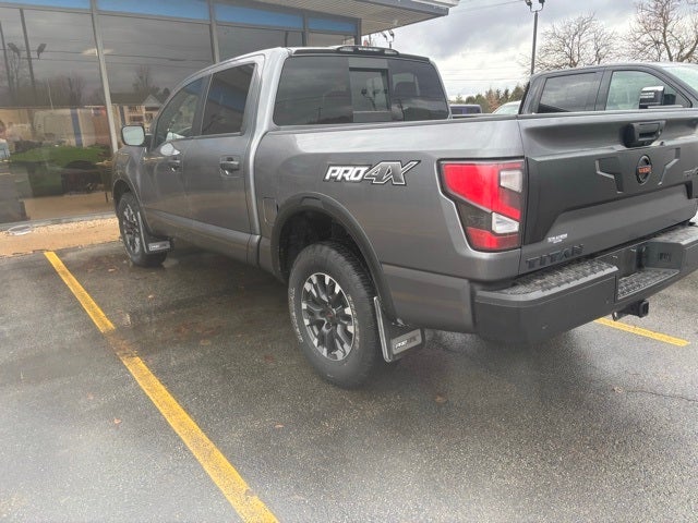 2021 Nissan TITAN Crew Cab PRO-4X 4x4