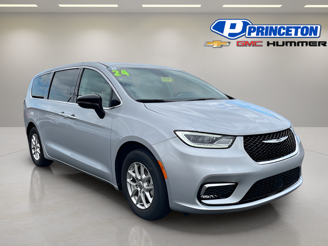 2024 Chrysler Pacifica Touring L's photo