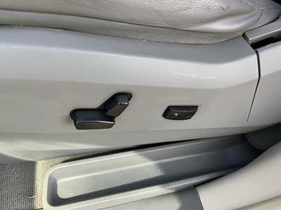 2013 Volkswagen Routan SE