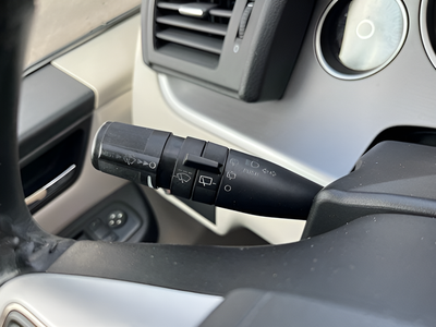 2013 Volkswagen Routan SE