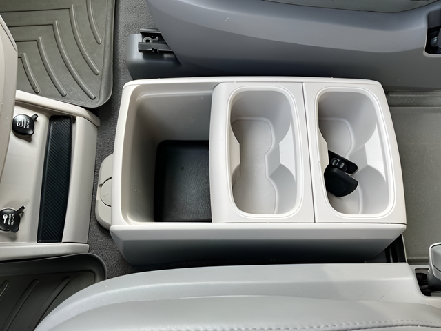 2013 Volkswagen Routan SE