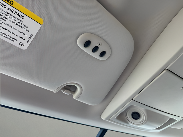 2013 Volkswagen Routan SE