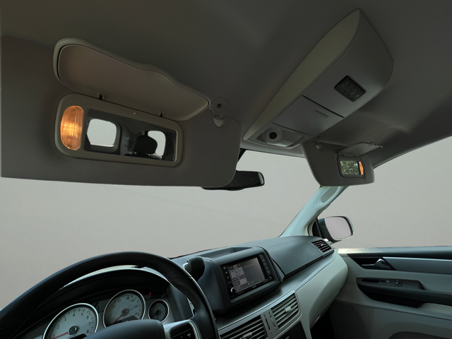 2013 Volkswagen Routan SE