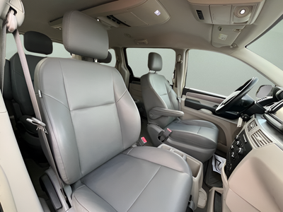 2013 Volkswagen Routan SE
