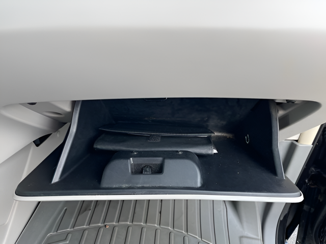 2013 Volkswagen Routan SE