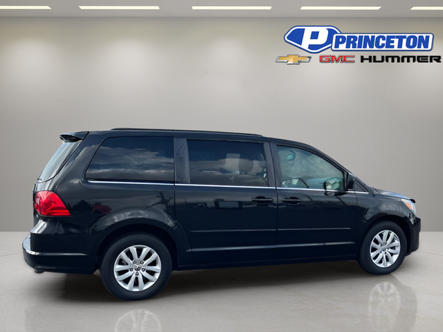 2013 Volkswagen Routan SE