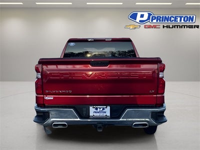 2022 Chevrolet Silverado 1500 4WD Crew Cab Standard Bed LT