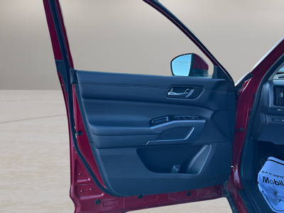 2025 Nissan Pathfinder SL 4WD