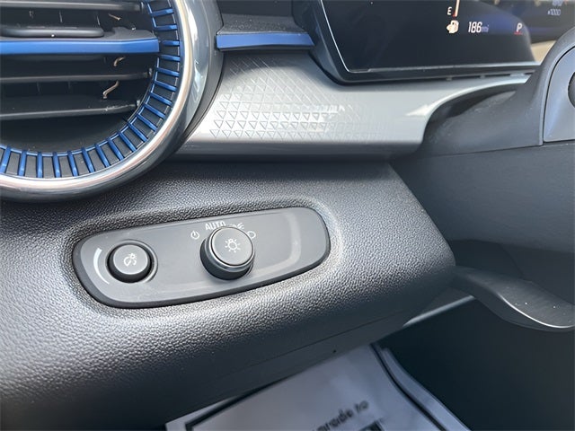 2025 Chevrolet Trax FWD LT